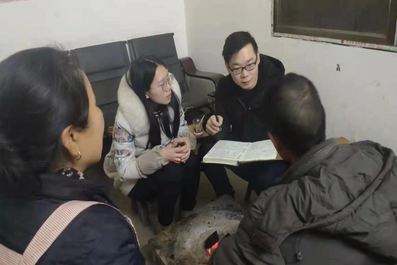 同题参见例如曾任万佛山镇杏花村第一书